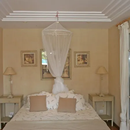 Beautiful With Swimming Pool In Sur Mer