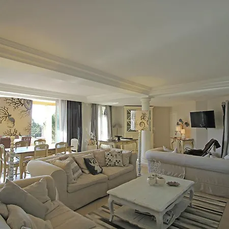 וילה Beautiful With Swimming Pool In Sur Mer